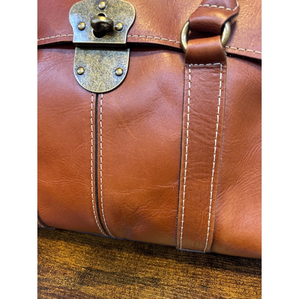 Patricia Nash Heritage Vienna Shoulder Bag In Tan with Brass Turn Lock Closure - Picture 5 of 16